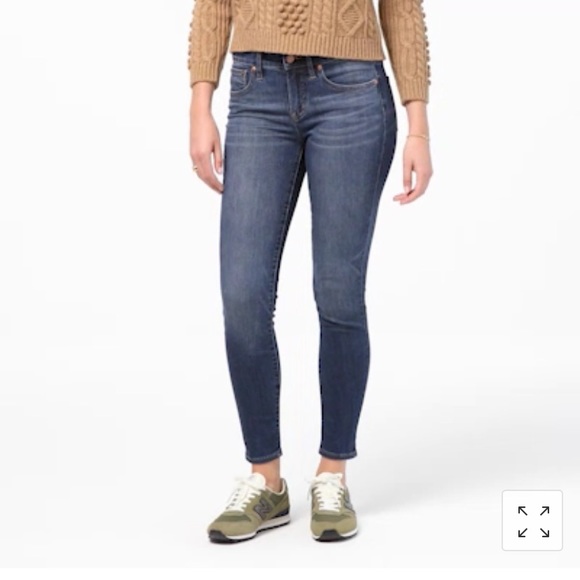 Petite 8" toothpick jean in Vista wash
Item H3484 - Picture 7 of 13